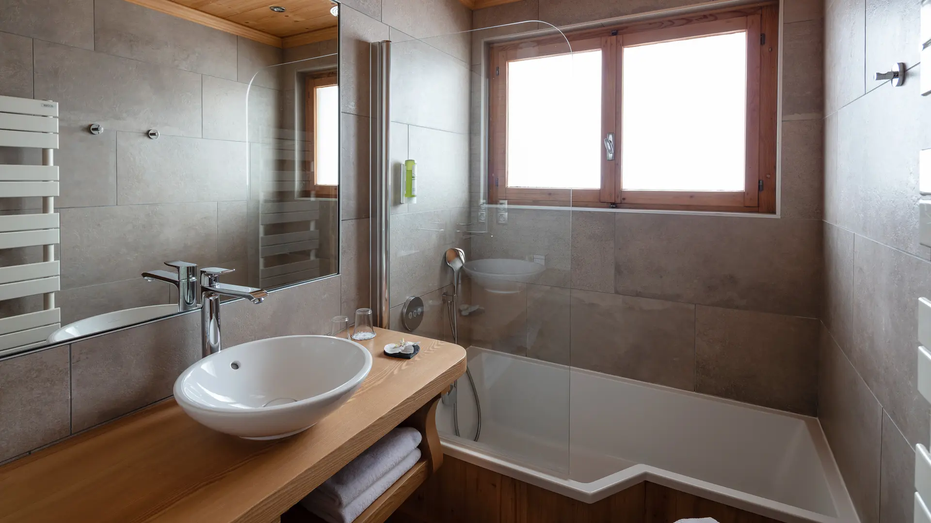 Salle de bain suite junior