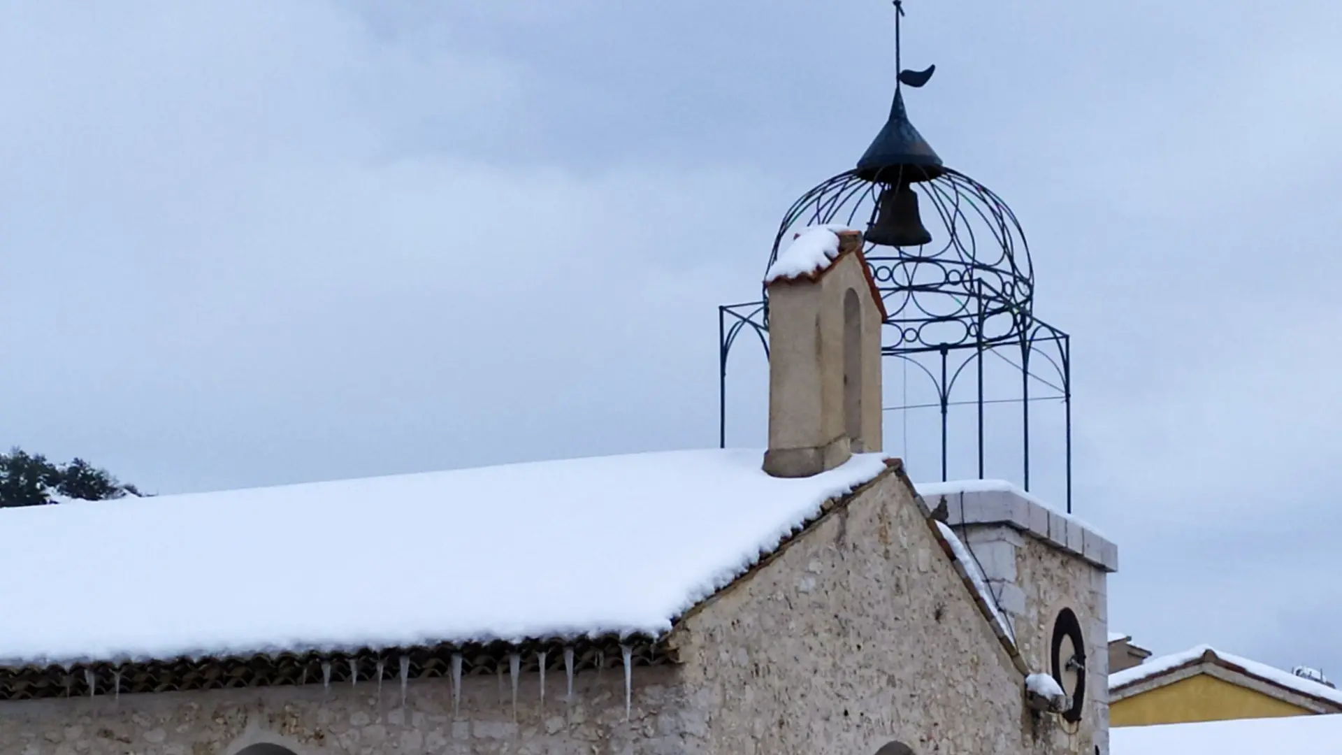 Village de Coursegoules en janvier 2021