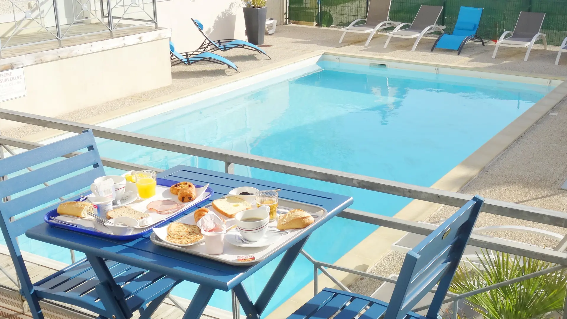 petit déjeuner terrasse