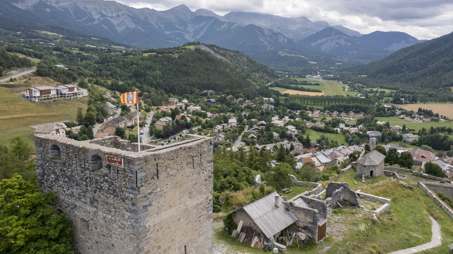 Vue aérienne citadelle et remparts