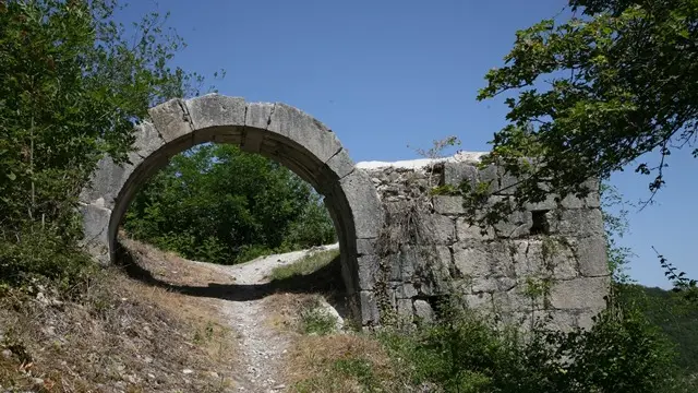Virieu-le-Grand - Ruines de l'ancien château