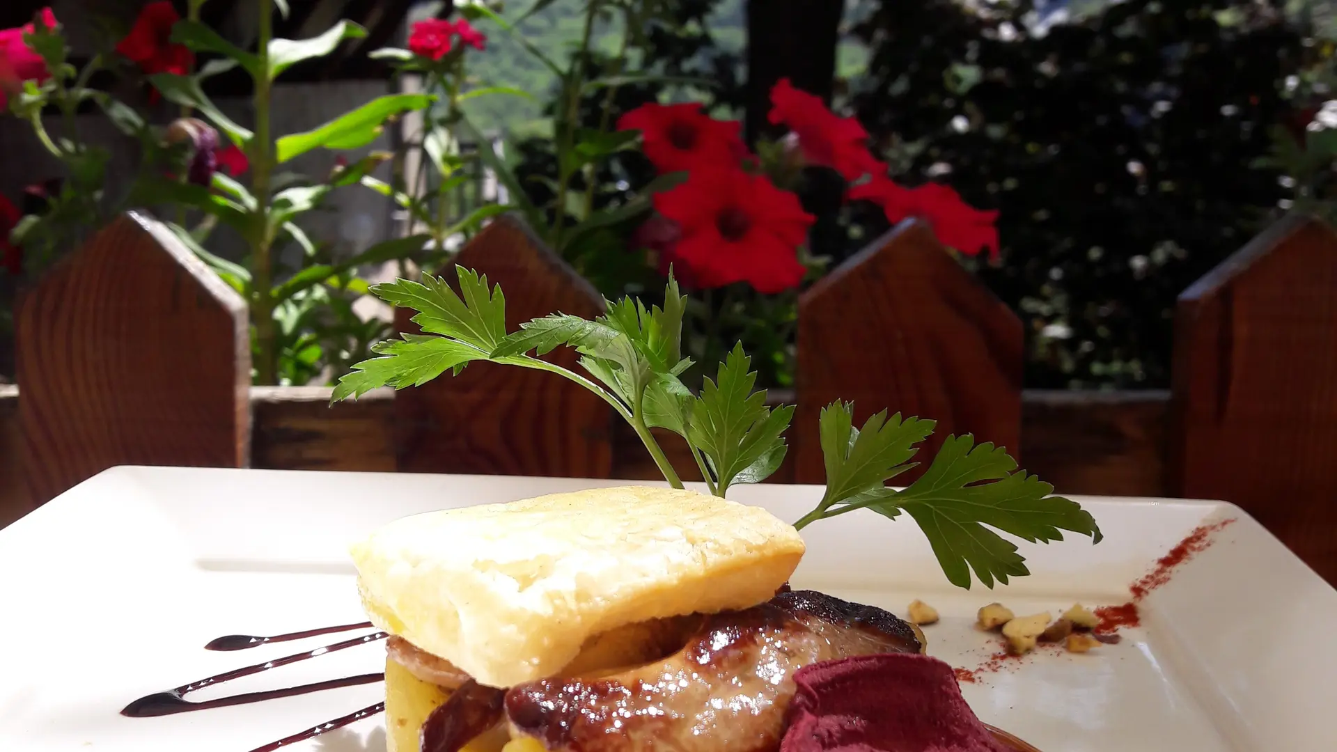 Millefeuille pommes foie gras - La Grave