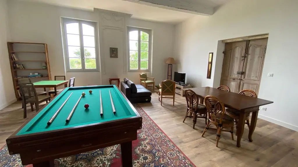 Grand salon (espace télévision)