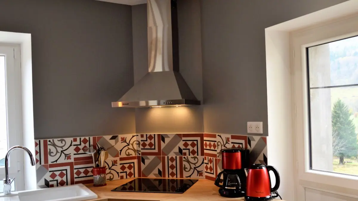 Spacieux appartement aménagé avec charme, au cœur du village-Côté cuisine