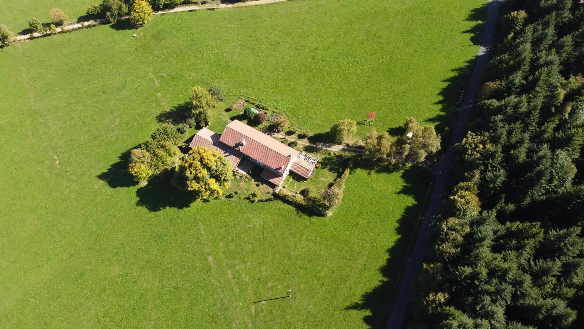 le gîte dans on écrin de nature.