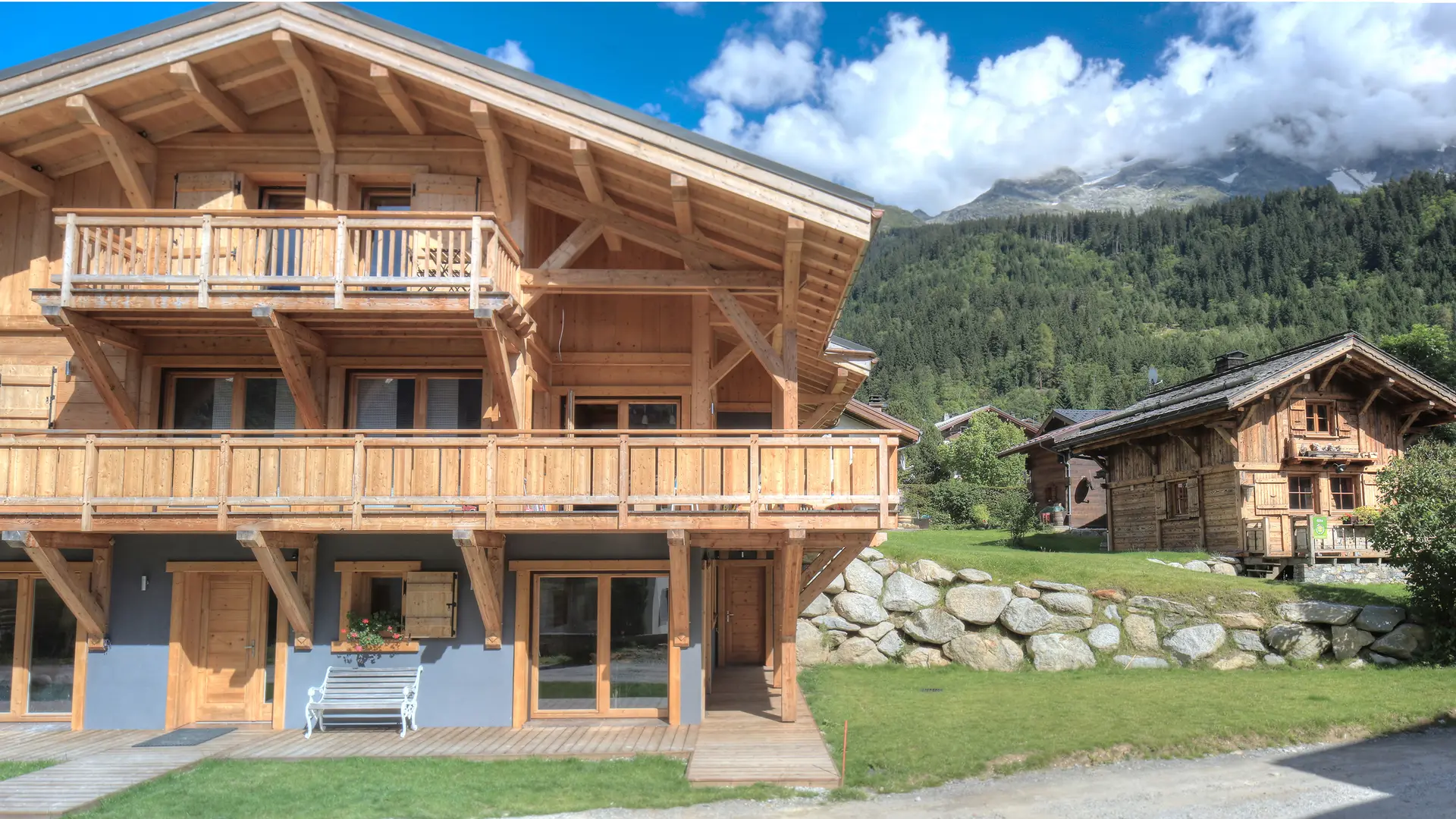 Hameau du Ptou en été - Les Contamines