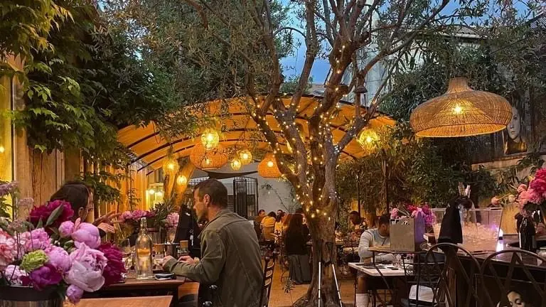 Un soir d'été sur la terrasse