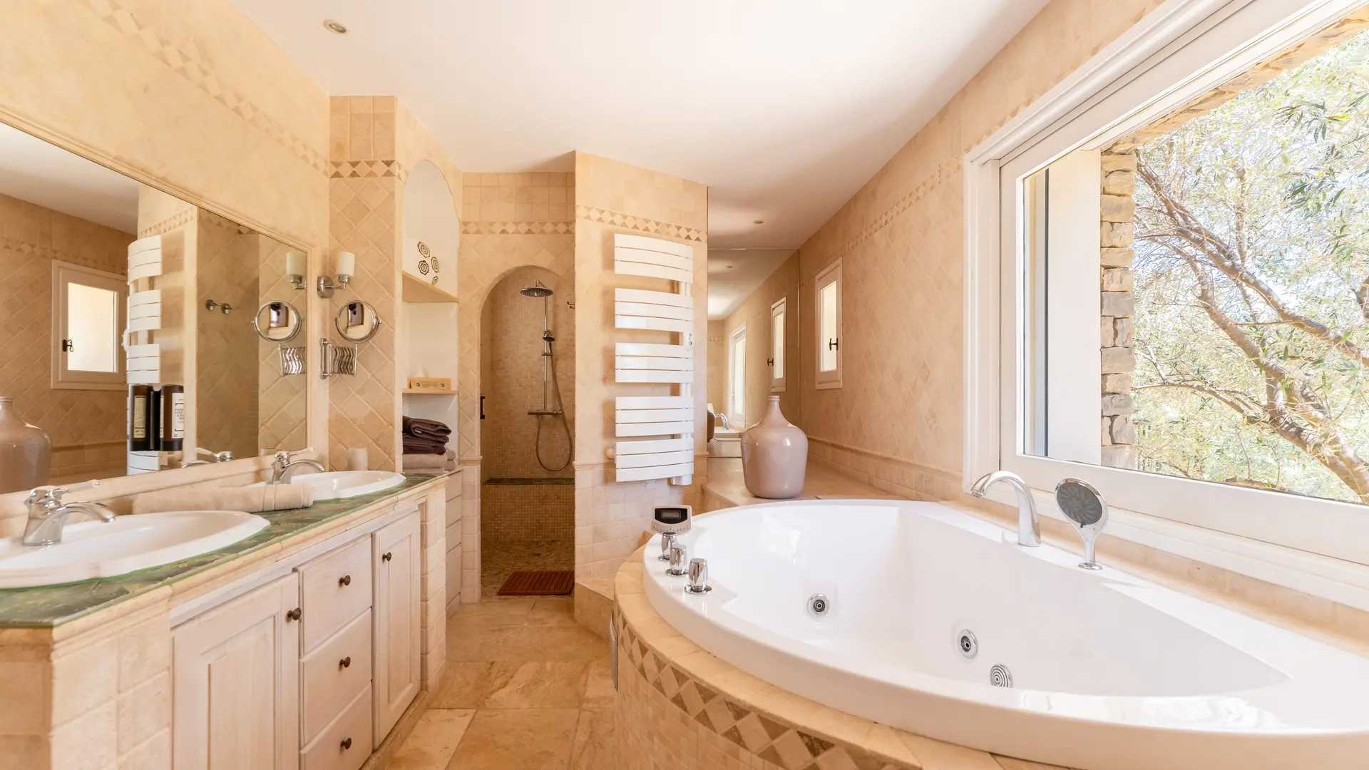 Salle de bain chambre 5