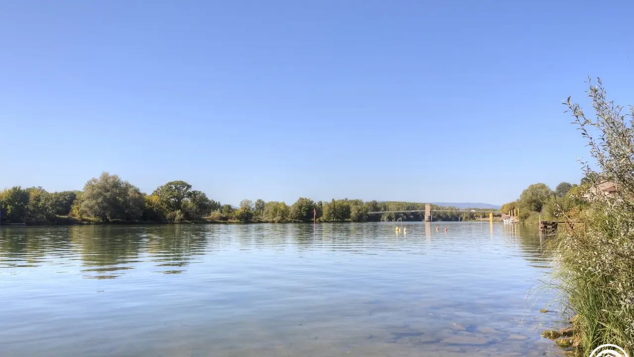 Promenade en bord de Saône à quelques pas du gîte