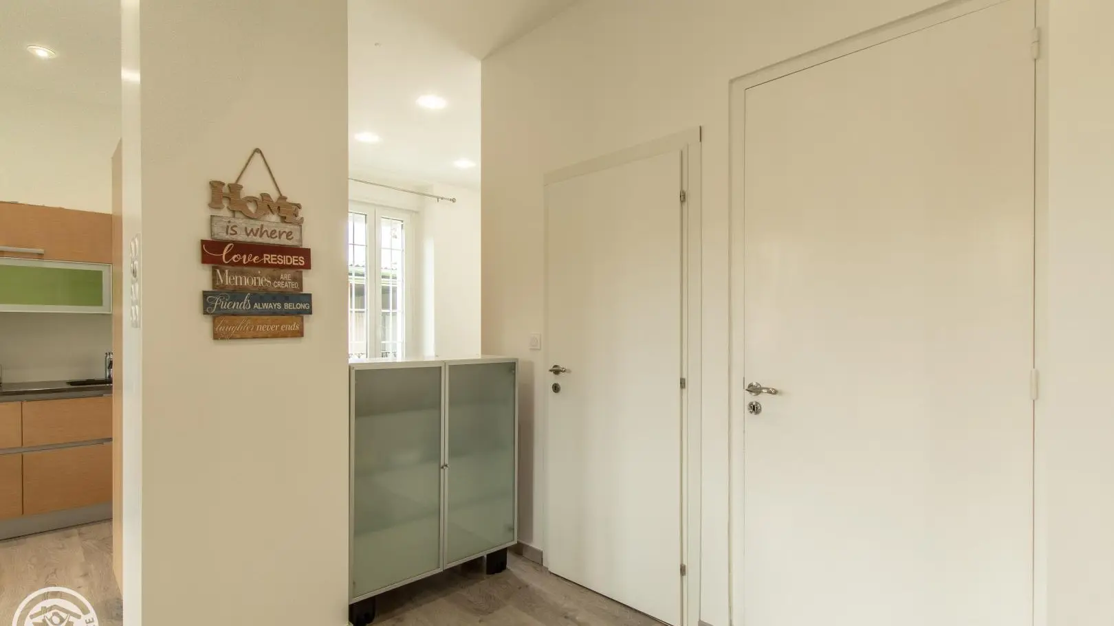 Entrée et accès salle d'eau