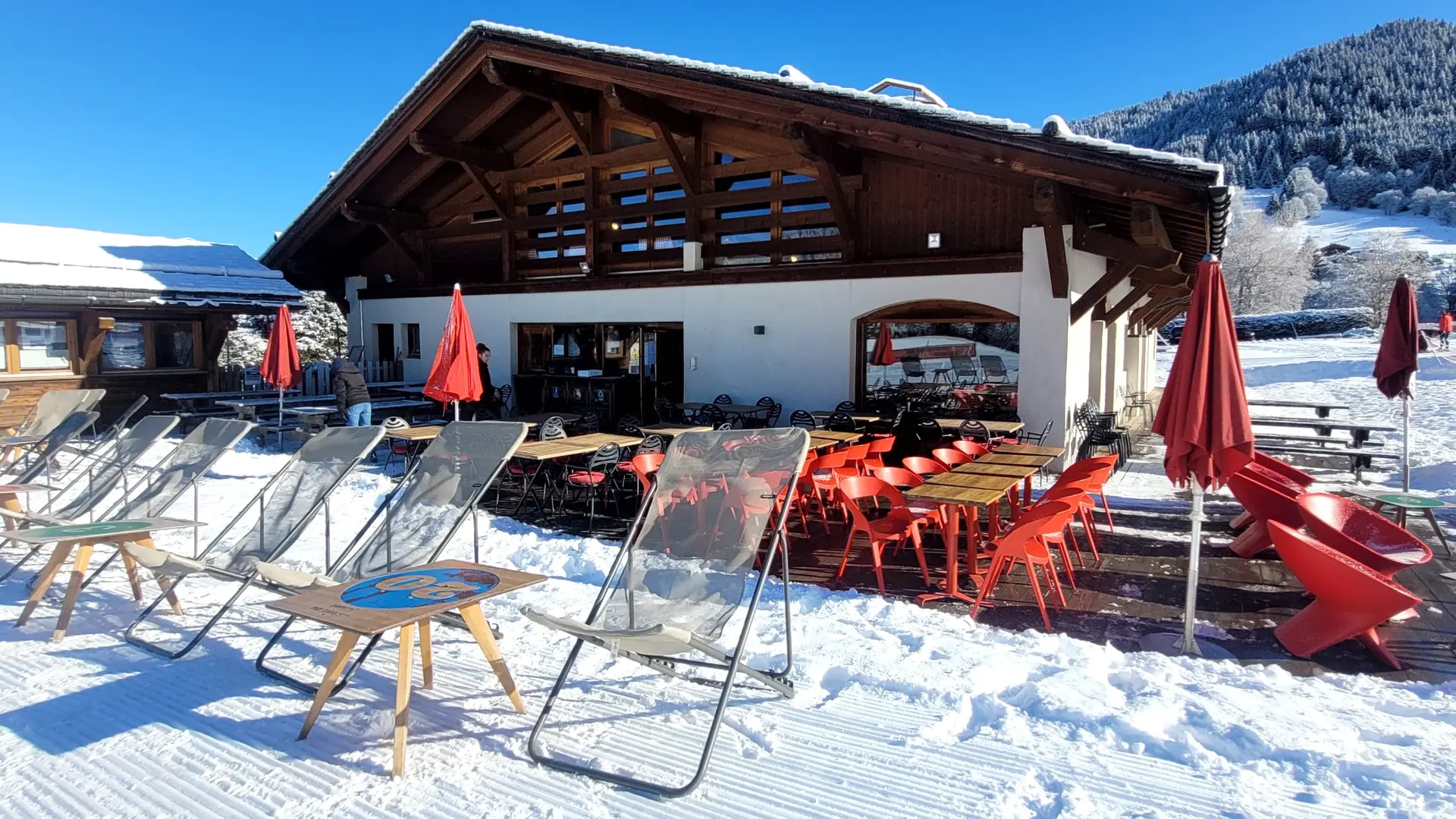 Vu façade et terrasse hiver