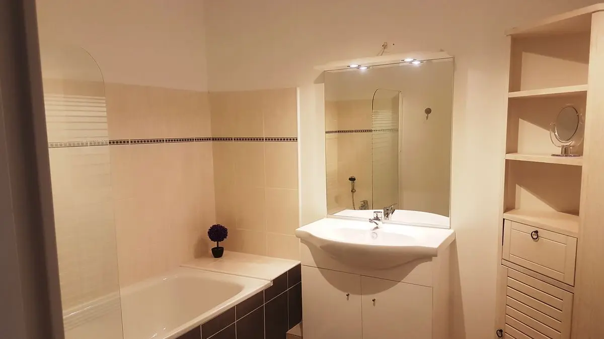 A l'Ombre de la Cité Médiévale