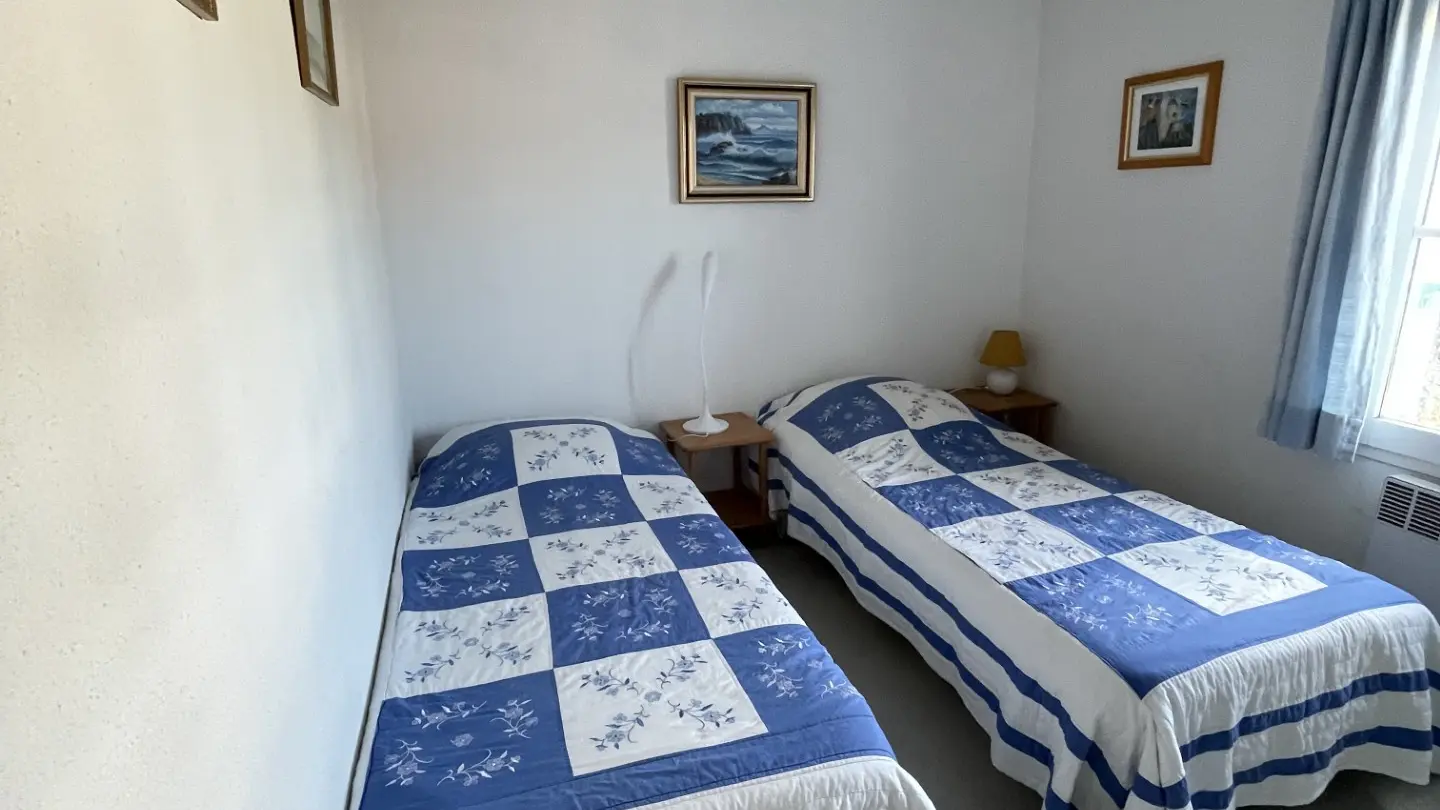 Zweites Schlafzimmer - Zwei Einzelbetten