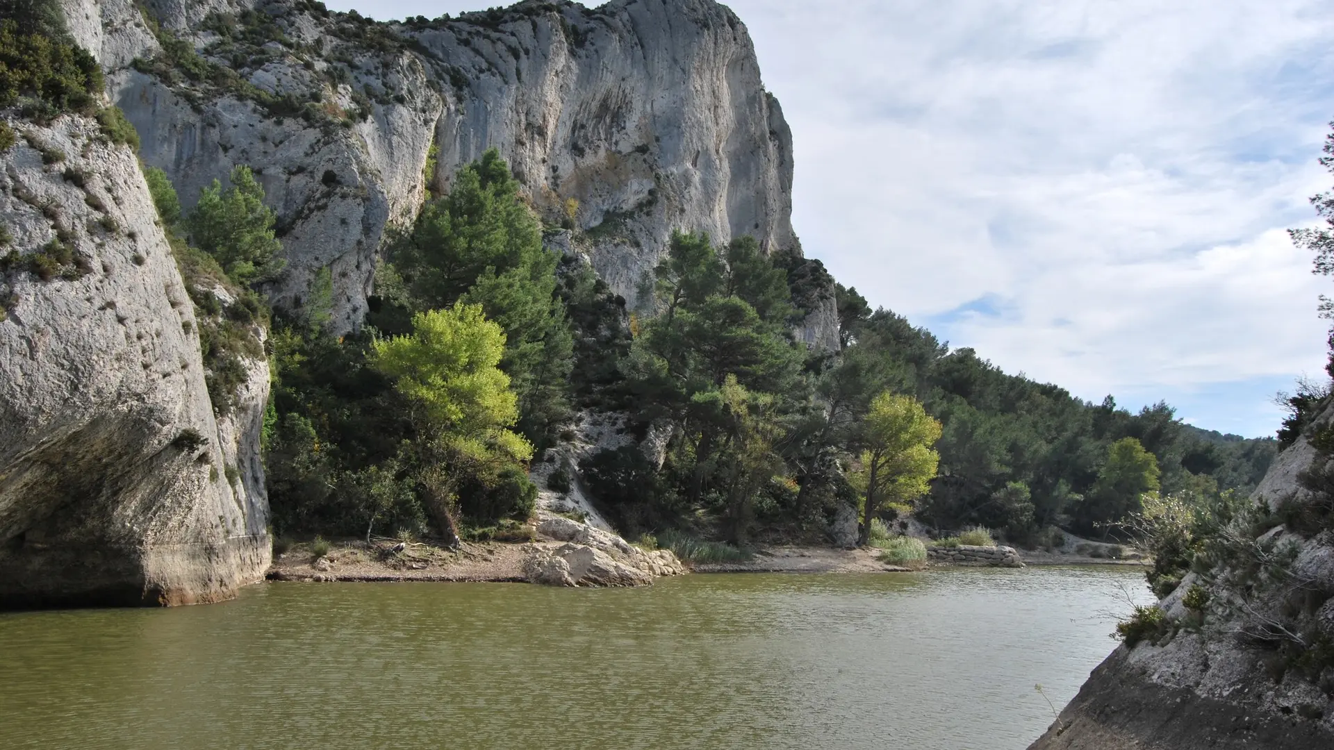 Peiroou-See in Saint-Rémy-de-Provence