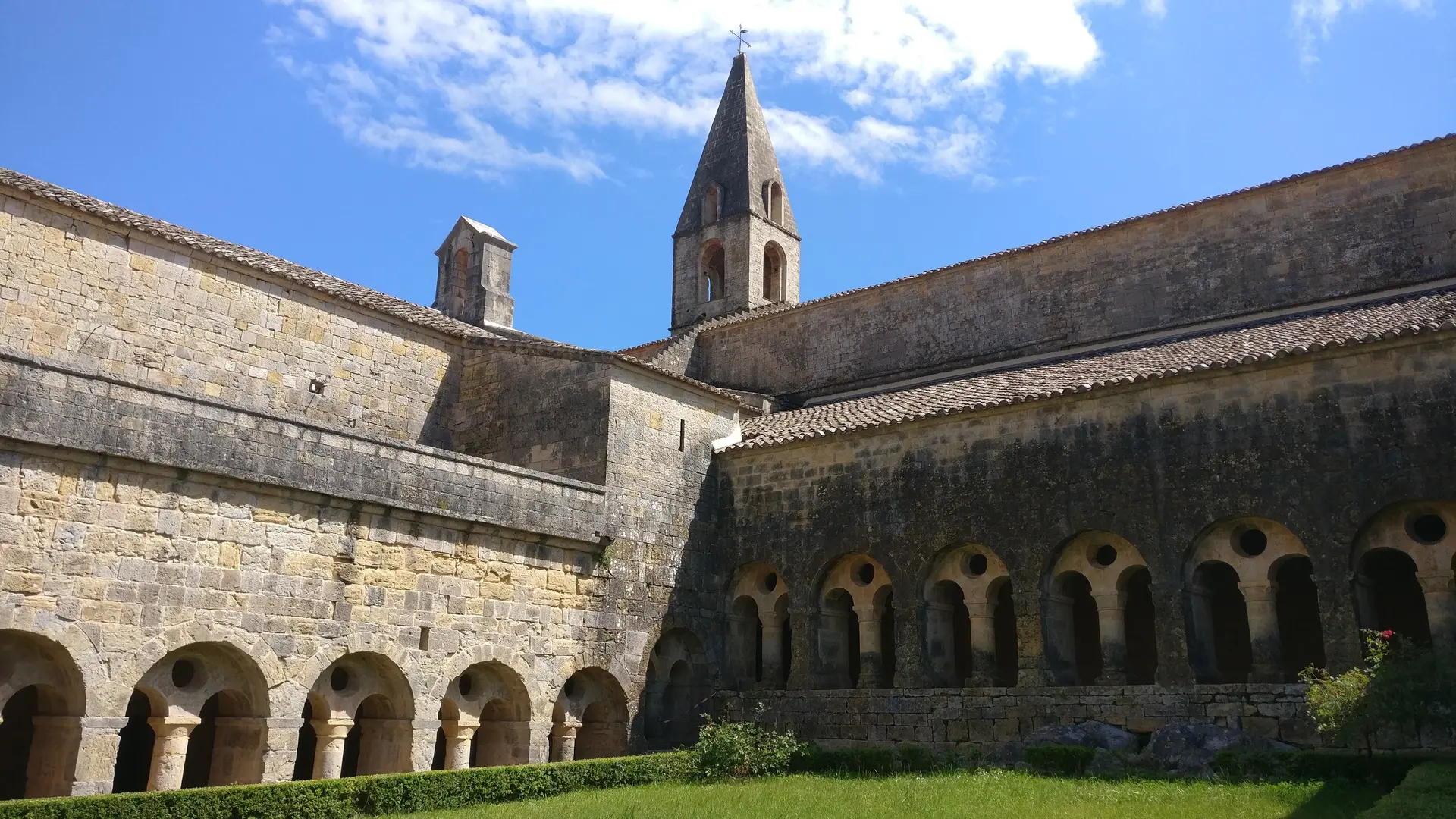 Abbaye du Thoronet, Joyaux de l'architecture cistercienne