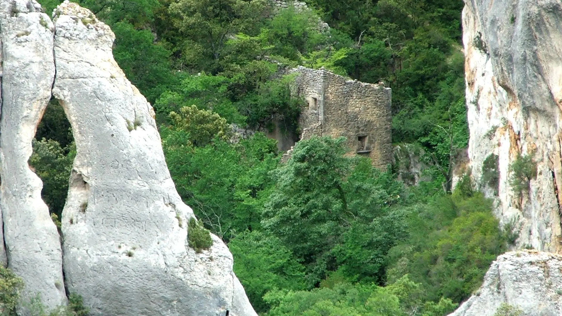 Ruines du moulin Jean de Marre
