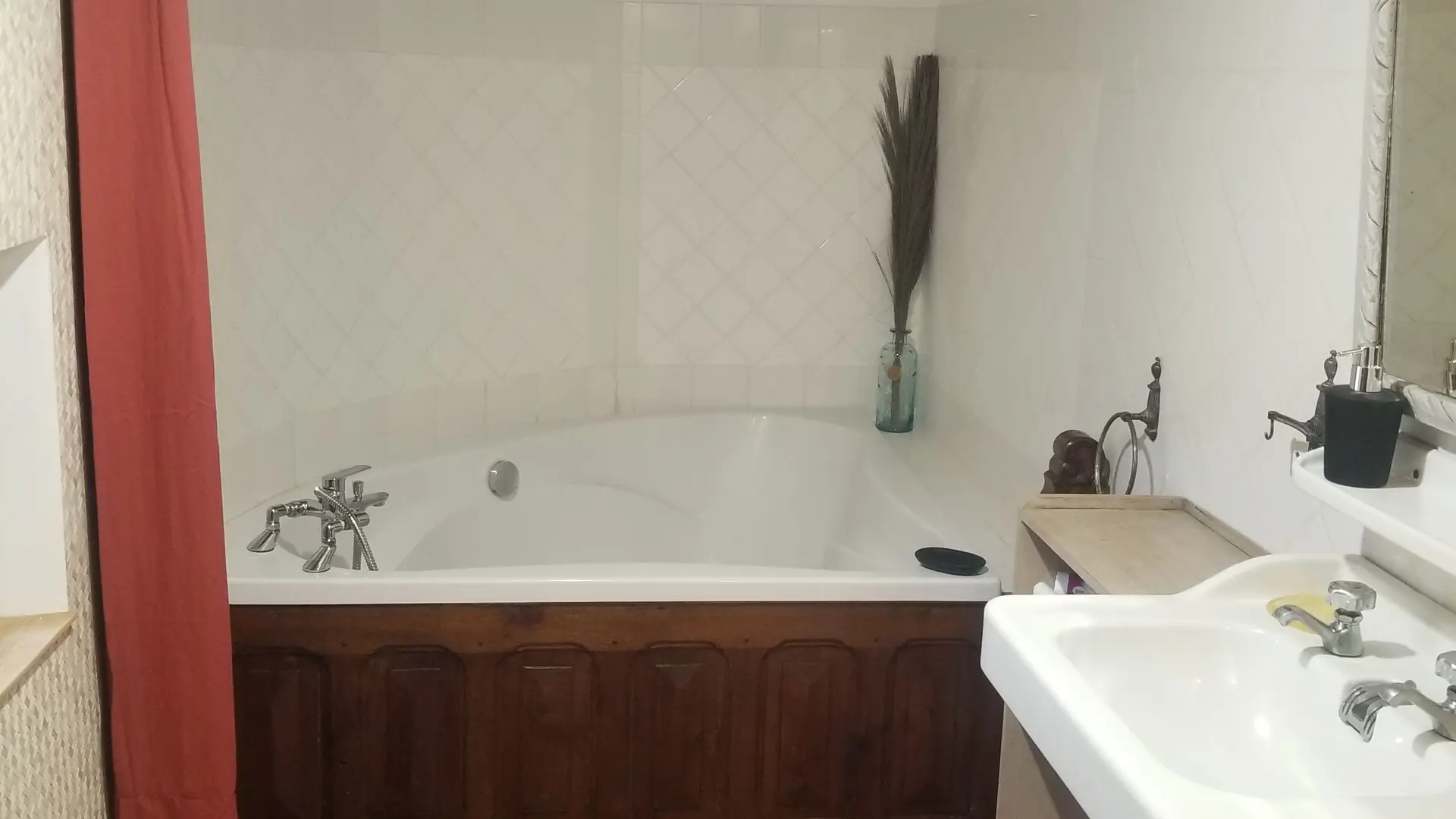 grande baignoire,de la chambre parentale