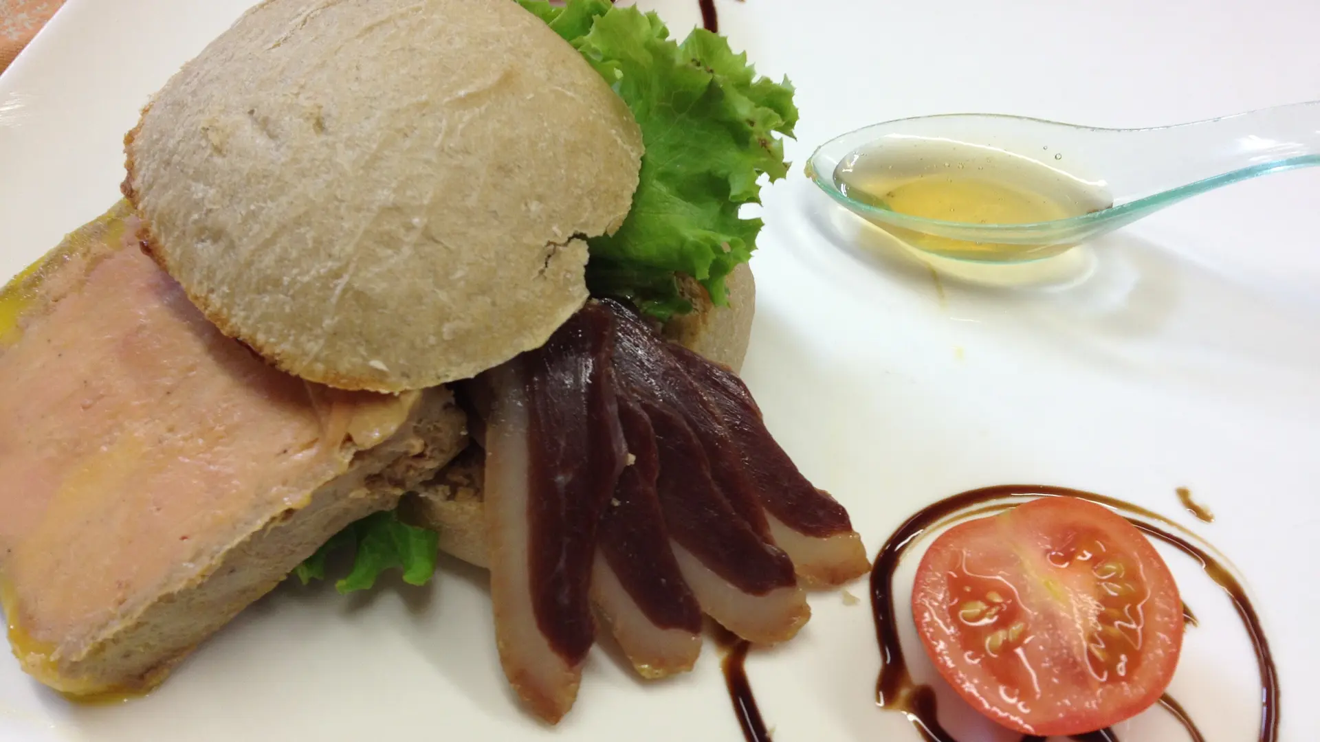 foie gras et magret fumé maison. Le Moulin des Gardelles