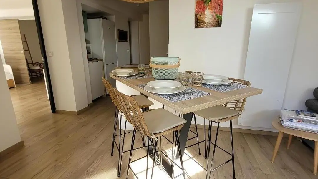 Coin repas Gîte Macalinewa Gîtes de France Alpes-Maritimes Saint-Jeannet