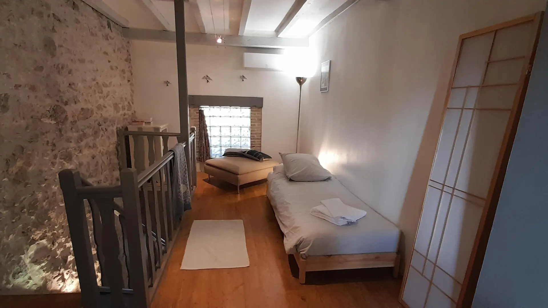 Sur le palier, 2ème lit simple