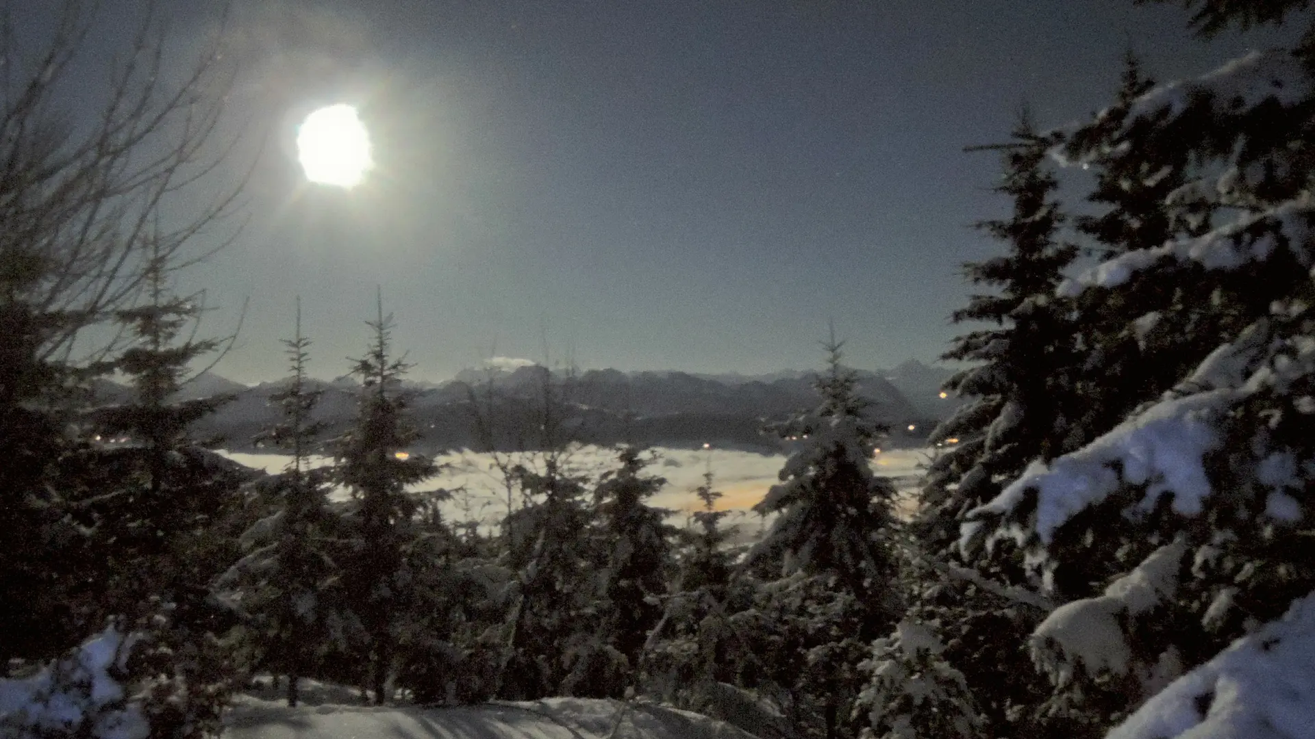 Pleine lune sur les Voirons