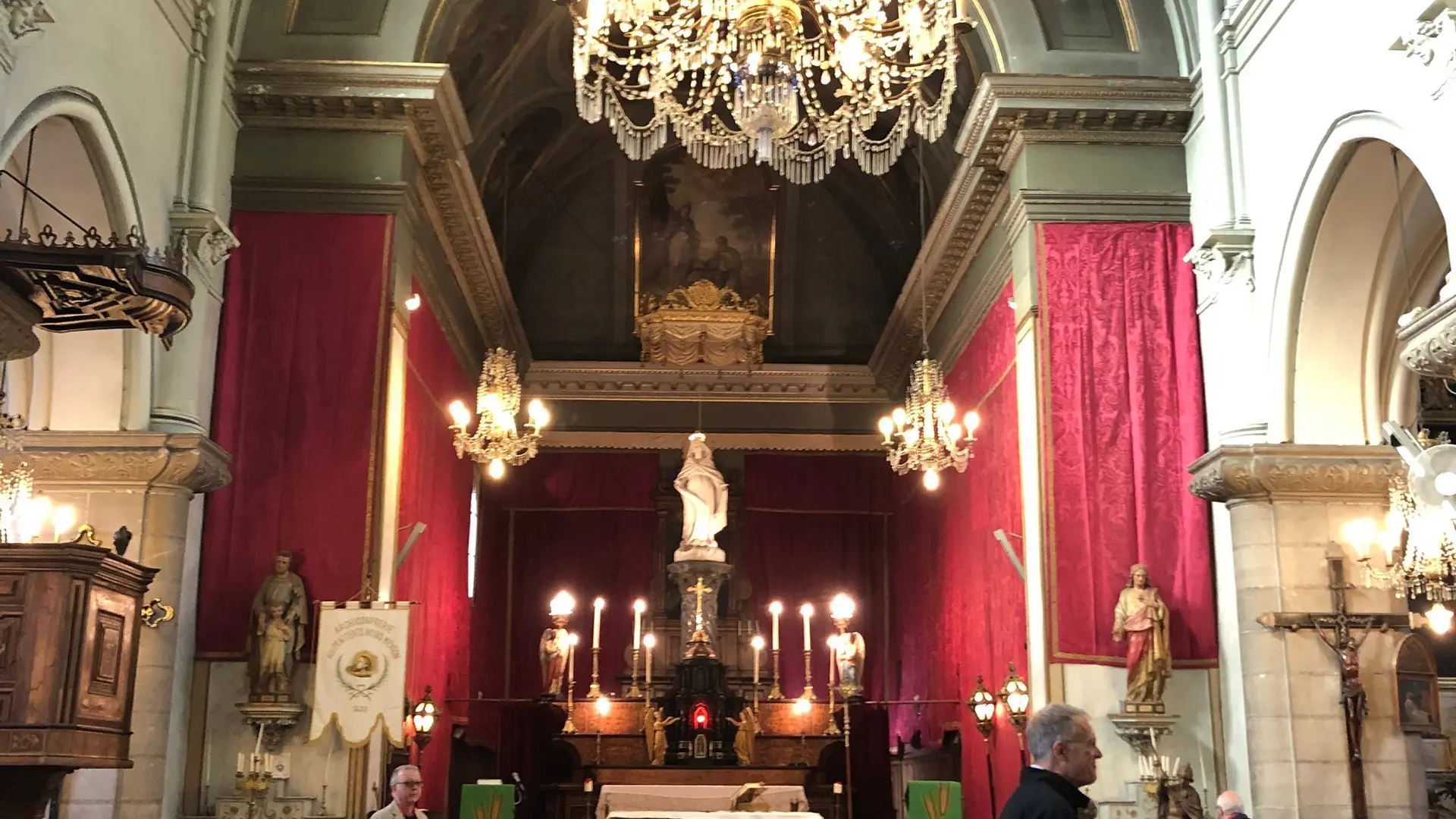 Intérieur de la chapelle des pénitents noirs