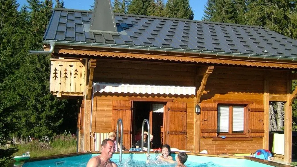 Piscine en été
