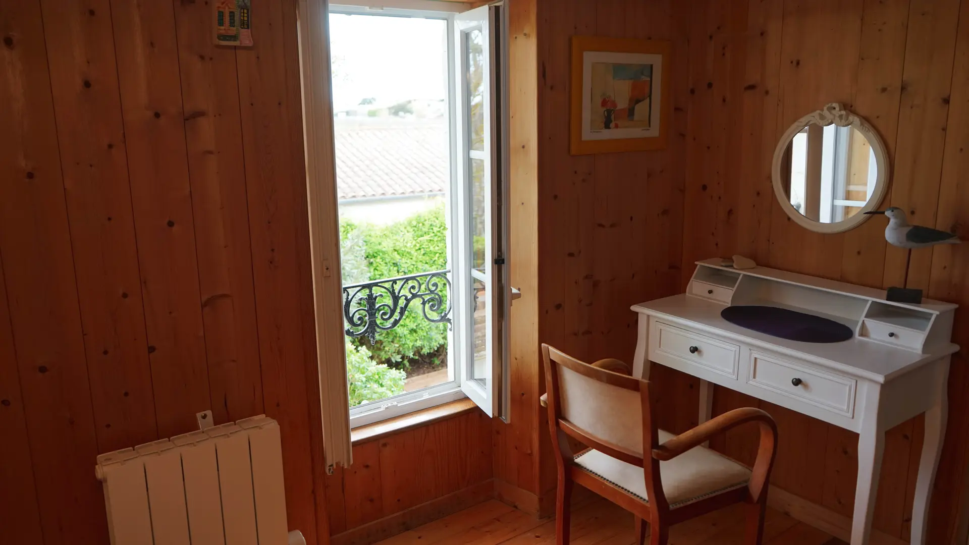 Blick auf das Zimmer „Bois“