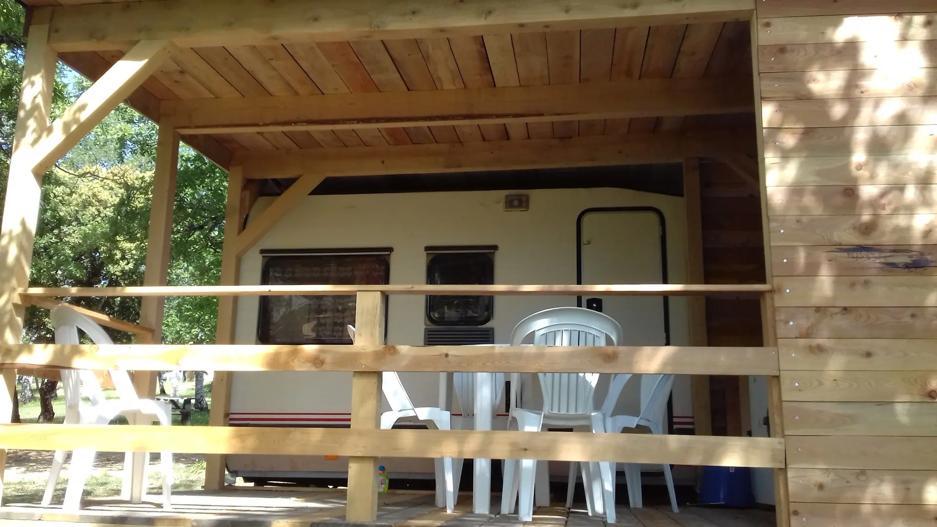 Caravane Camping Lou Pèbre d'Ail