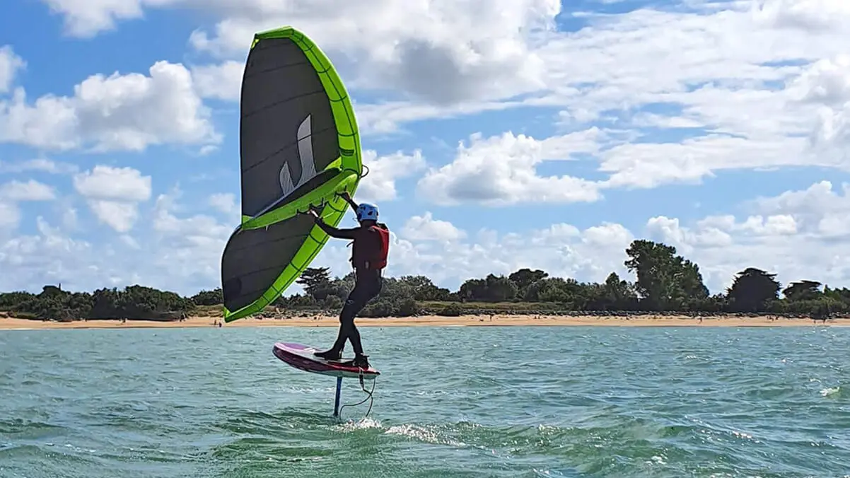 Stage de wing-foil par le Club Nautique des Portes-en-Ré