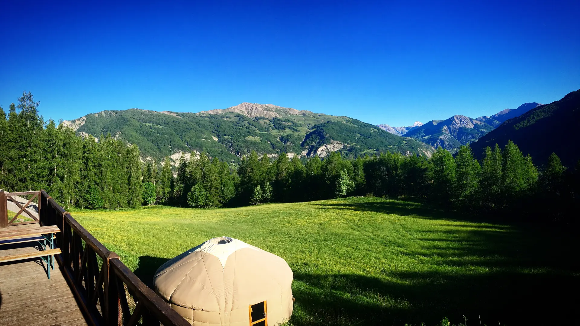 Vue depuis la terrasse Ratery 1700