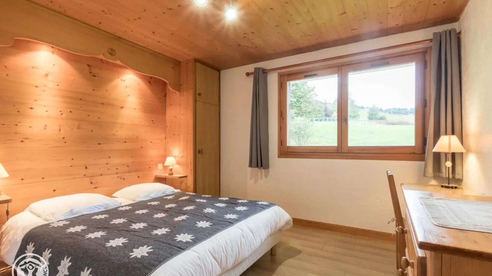 Chambre 1 : 1 lit en 160x200cm