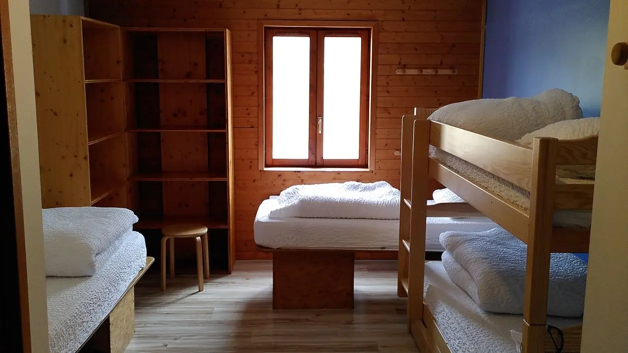 Chambre Privée 4 lits Douche