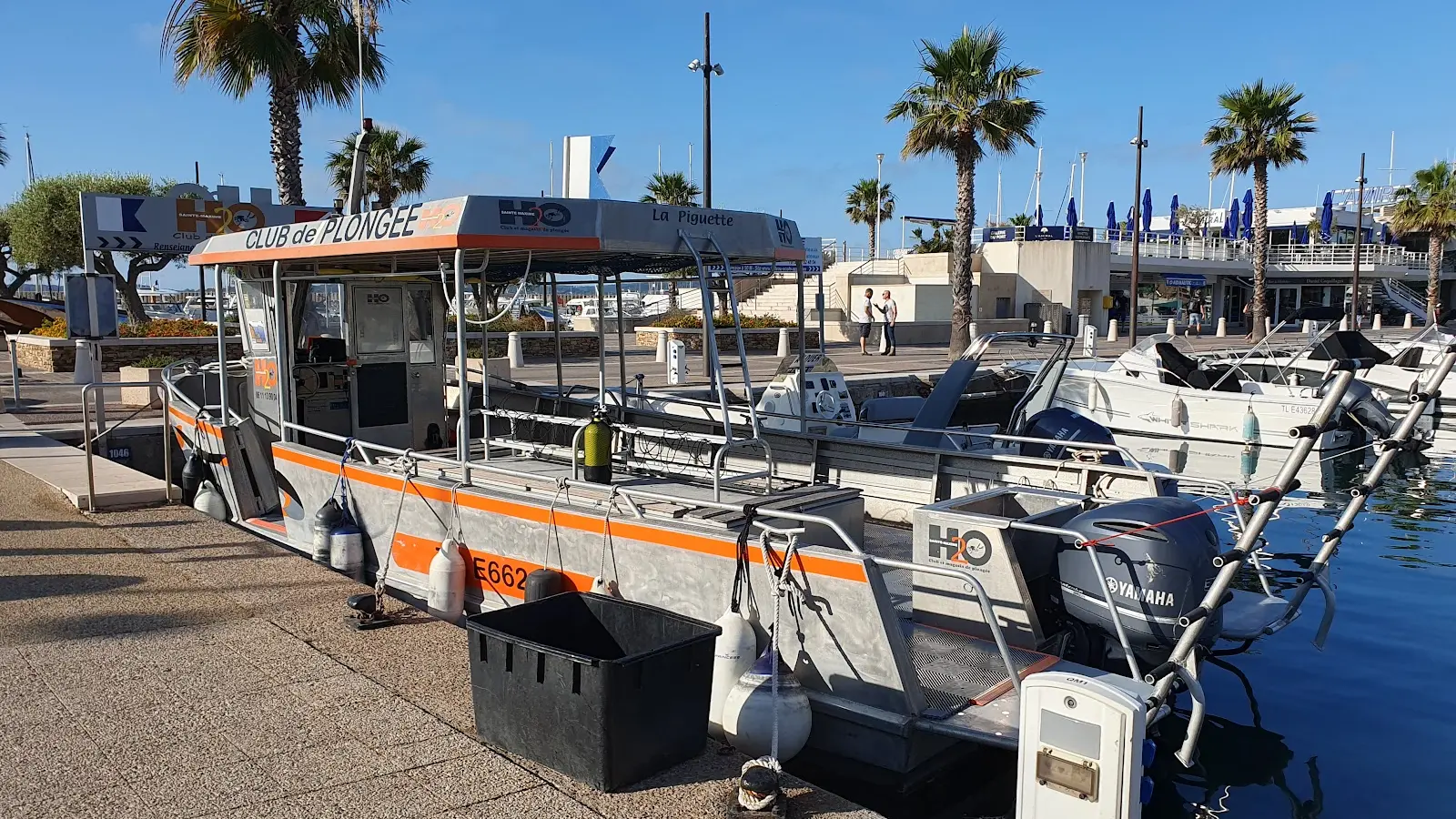 Bateau de plongée H2O