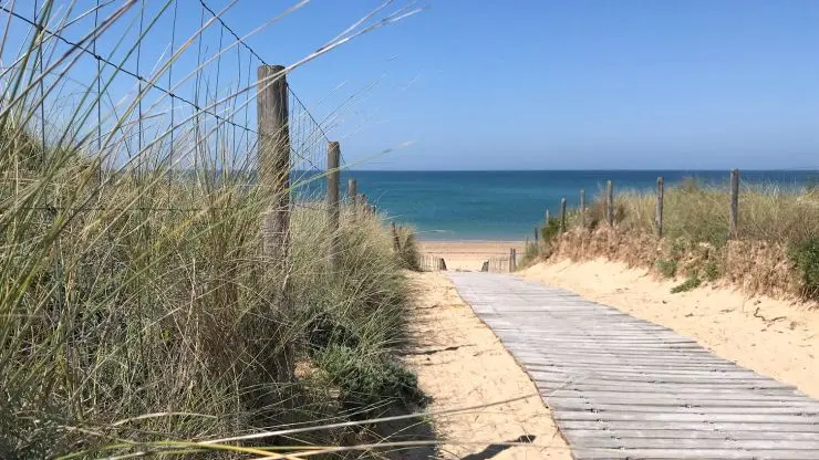 Accès à la plage de la Basse Benaie