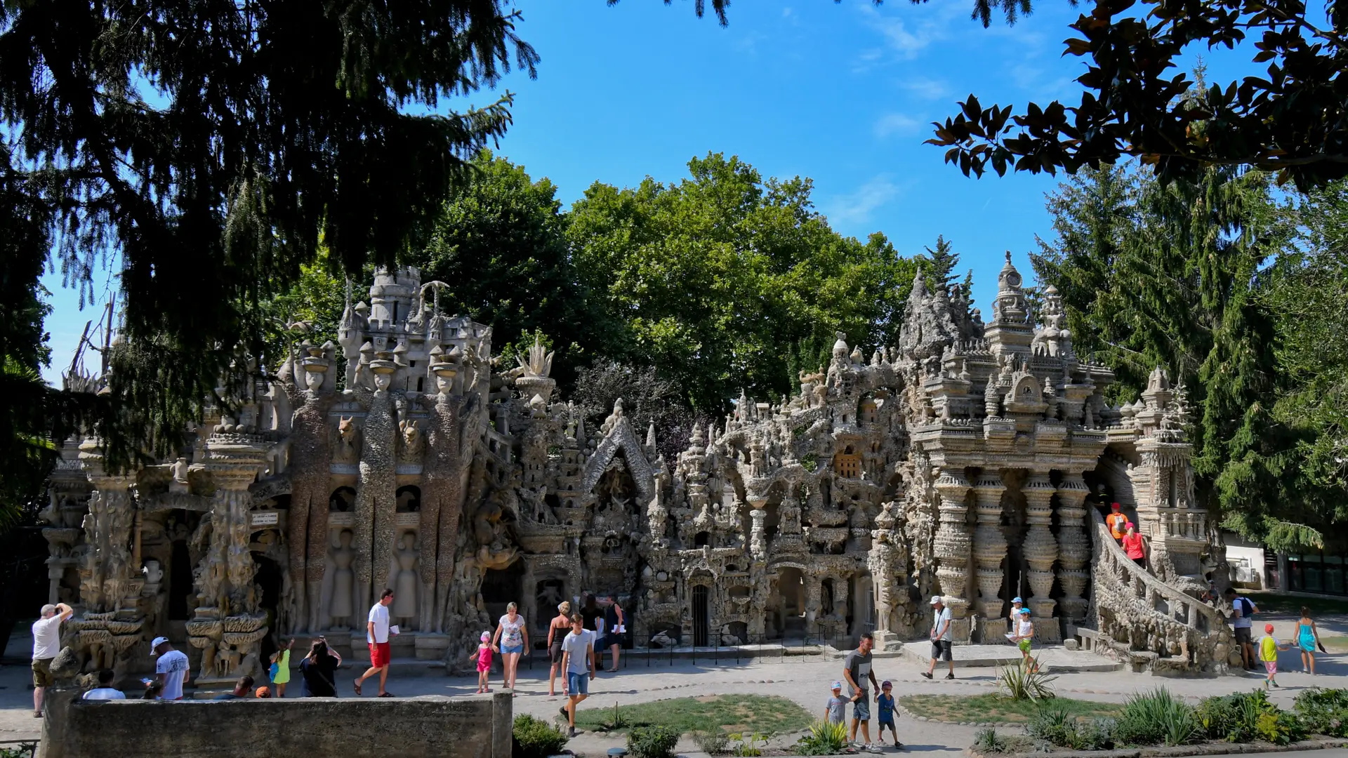 Palais idéal du facteur Cheval