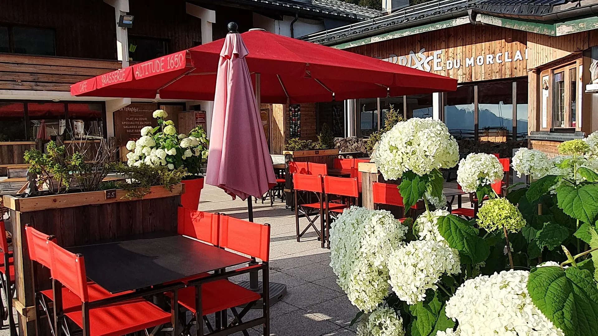 La Terrasse du Morclan en été