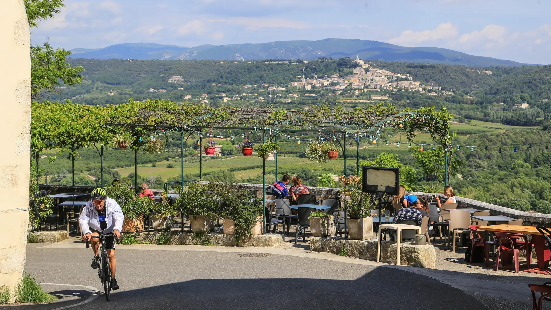 Bonnieux vue sur Lacoste