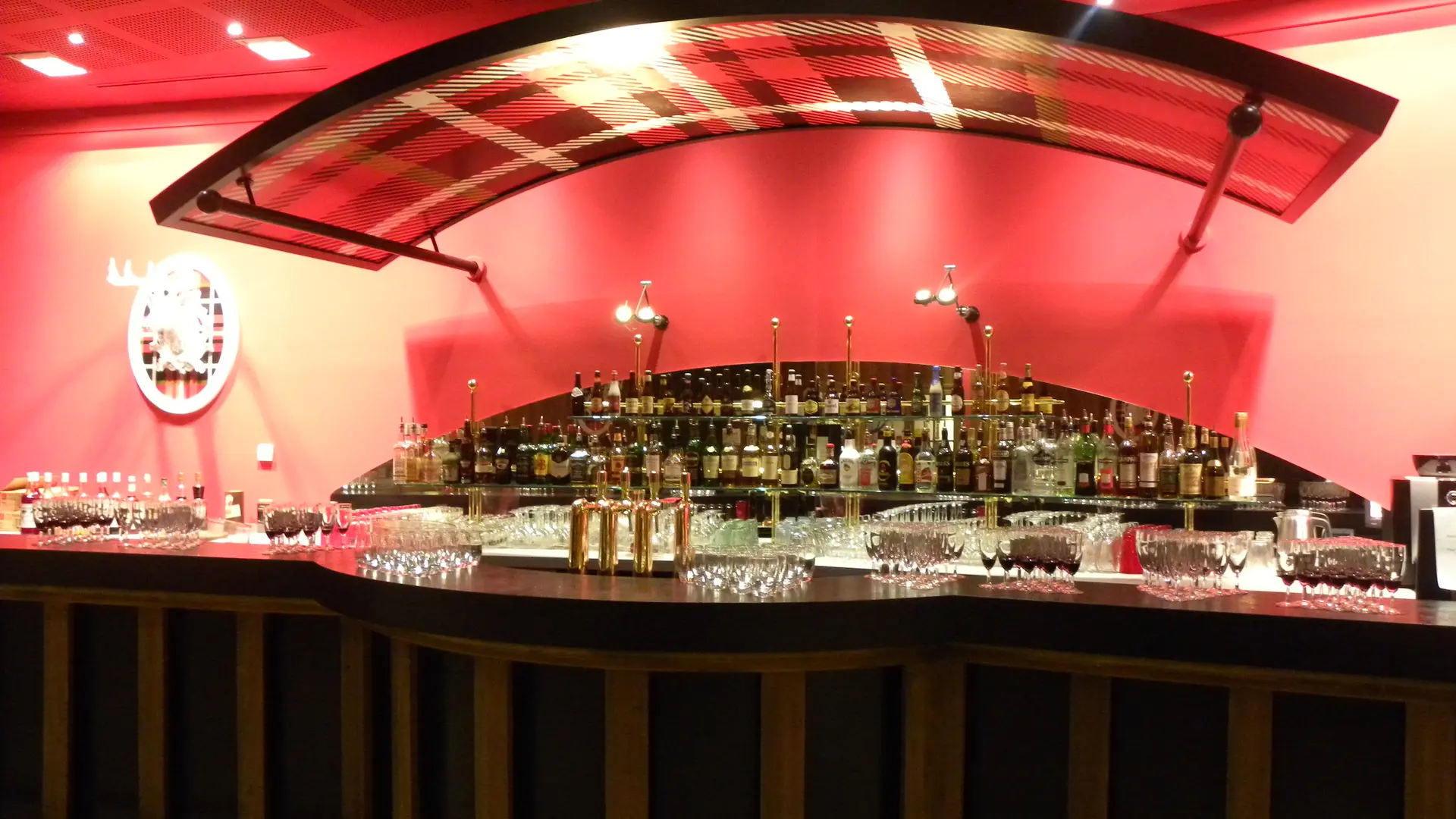 Piano bar
