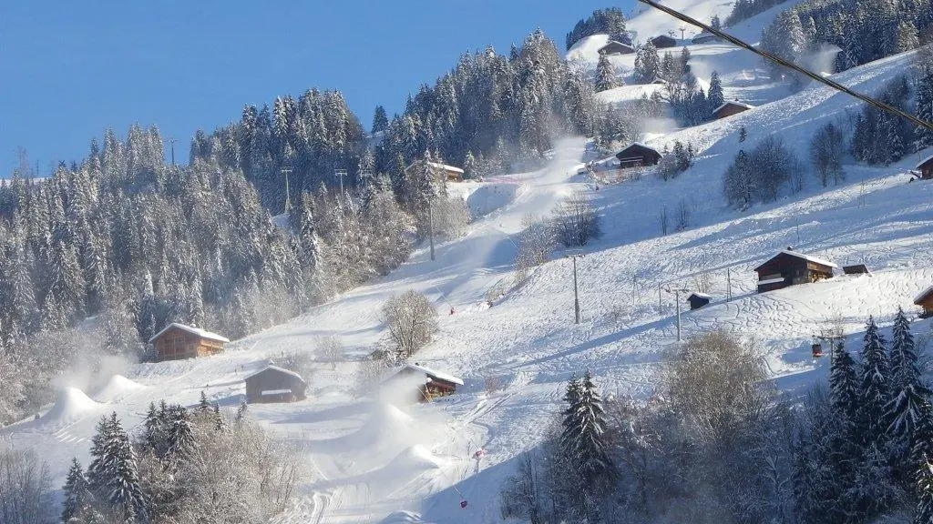Vue sur la piste des Envers