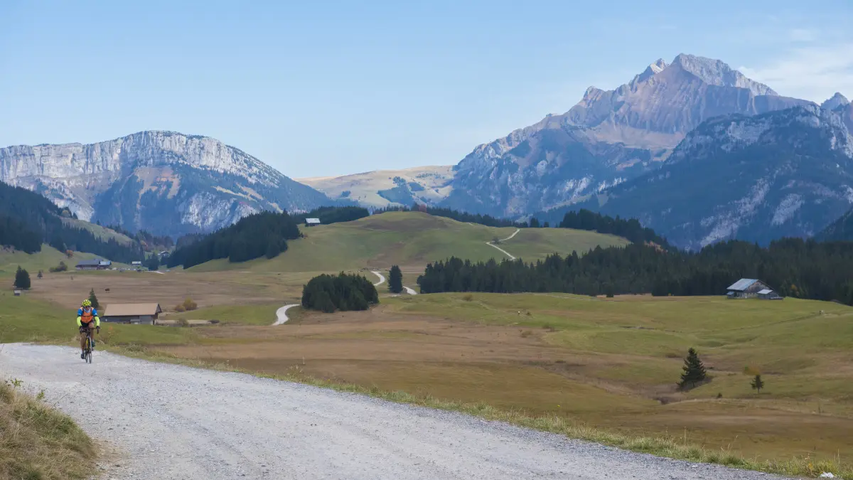 Plateau Glières cyclistes 191017-08-Laurent Guette