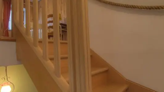Escalier acces aux chambres