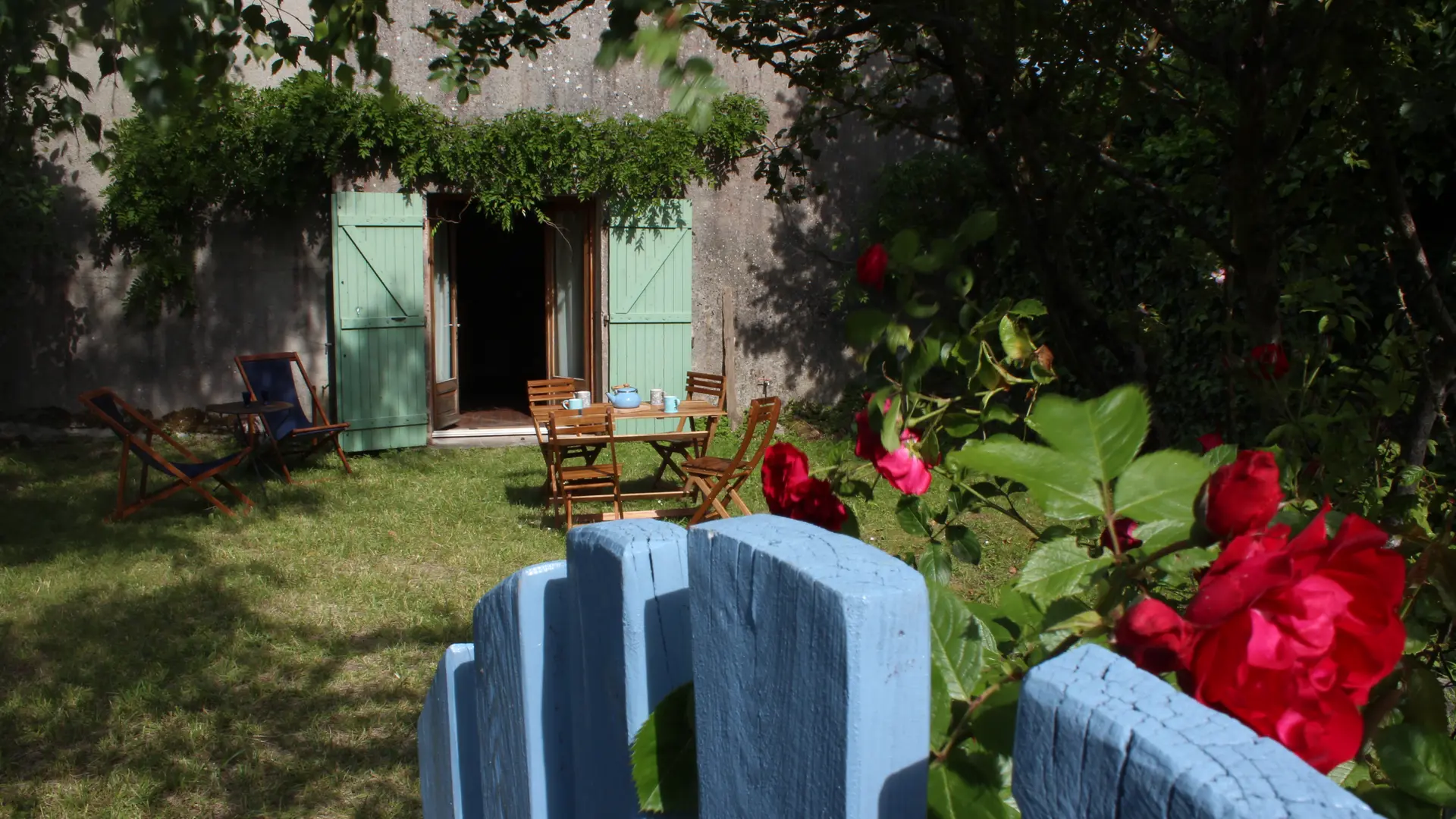 entrée coté jardin