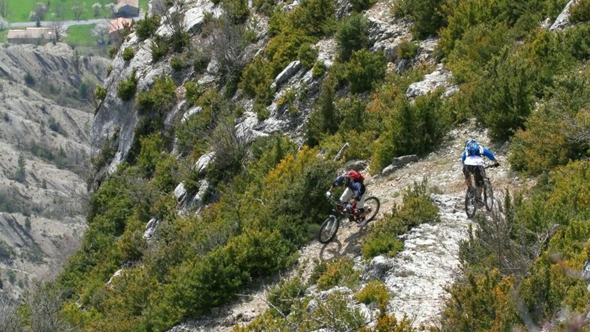 Descente du Rocher de Beaumont avant Trescléoux