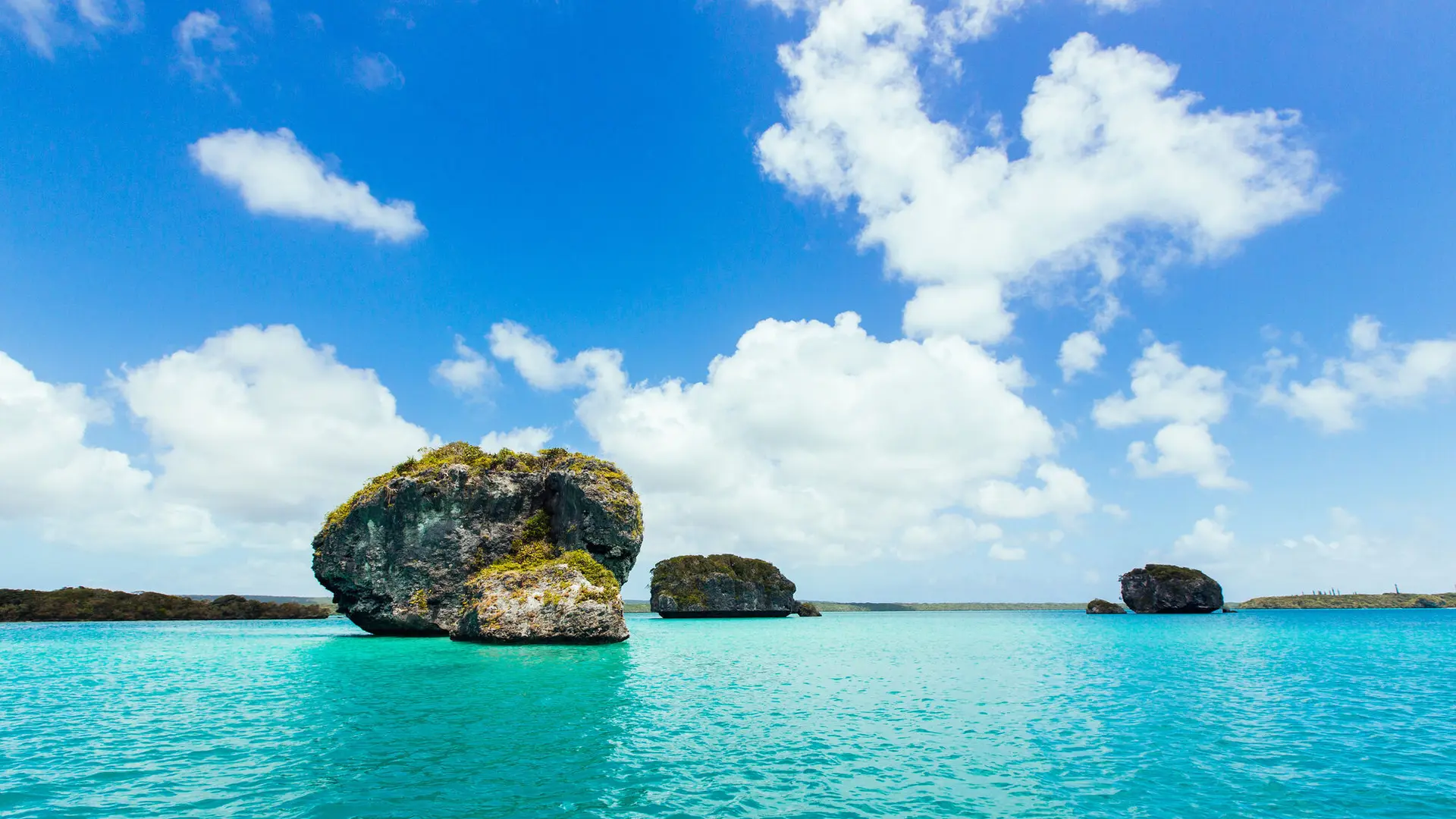 The Bay of Upi and its rocks