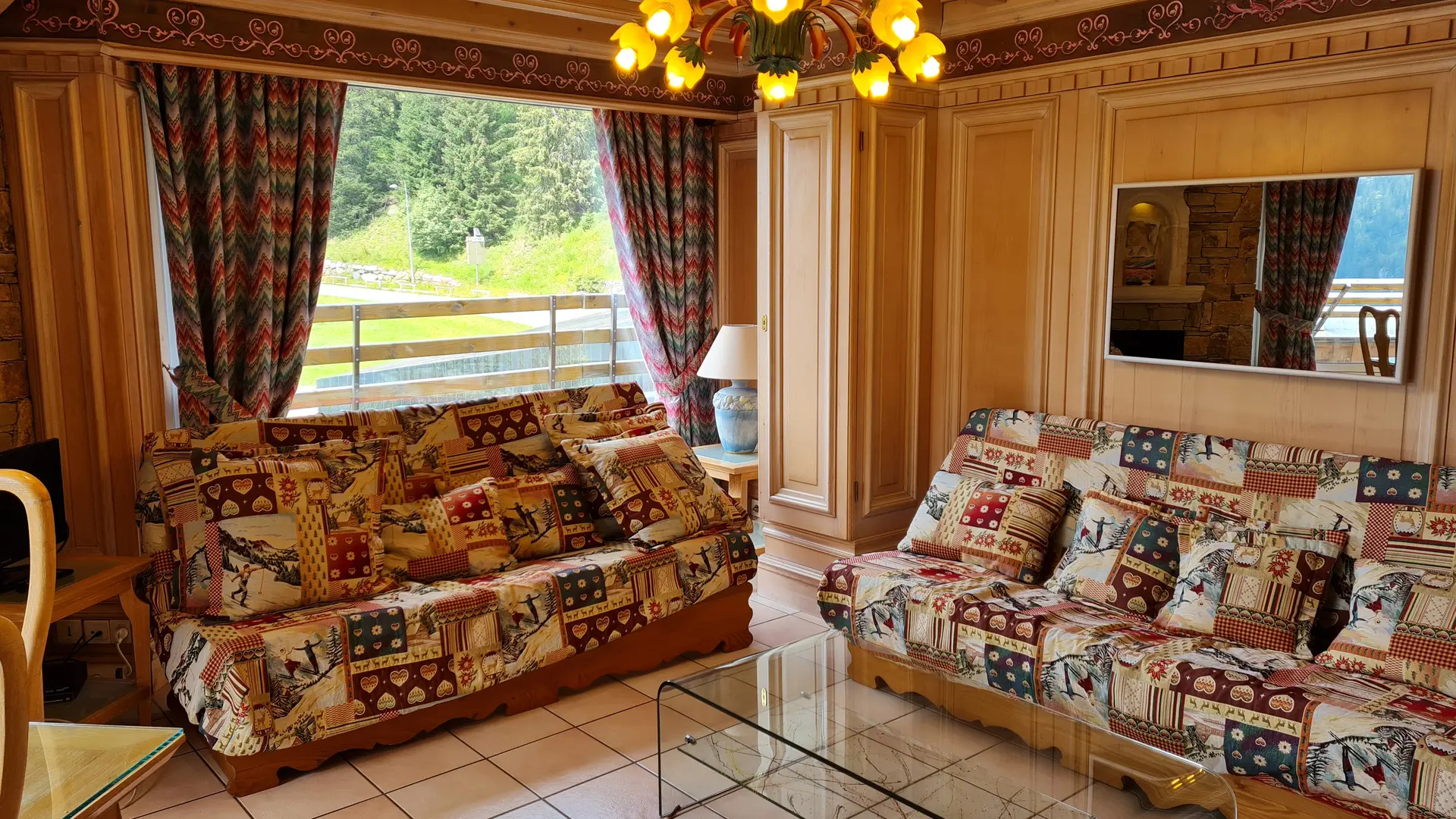 Living room with 2 sofas