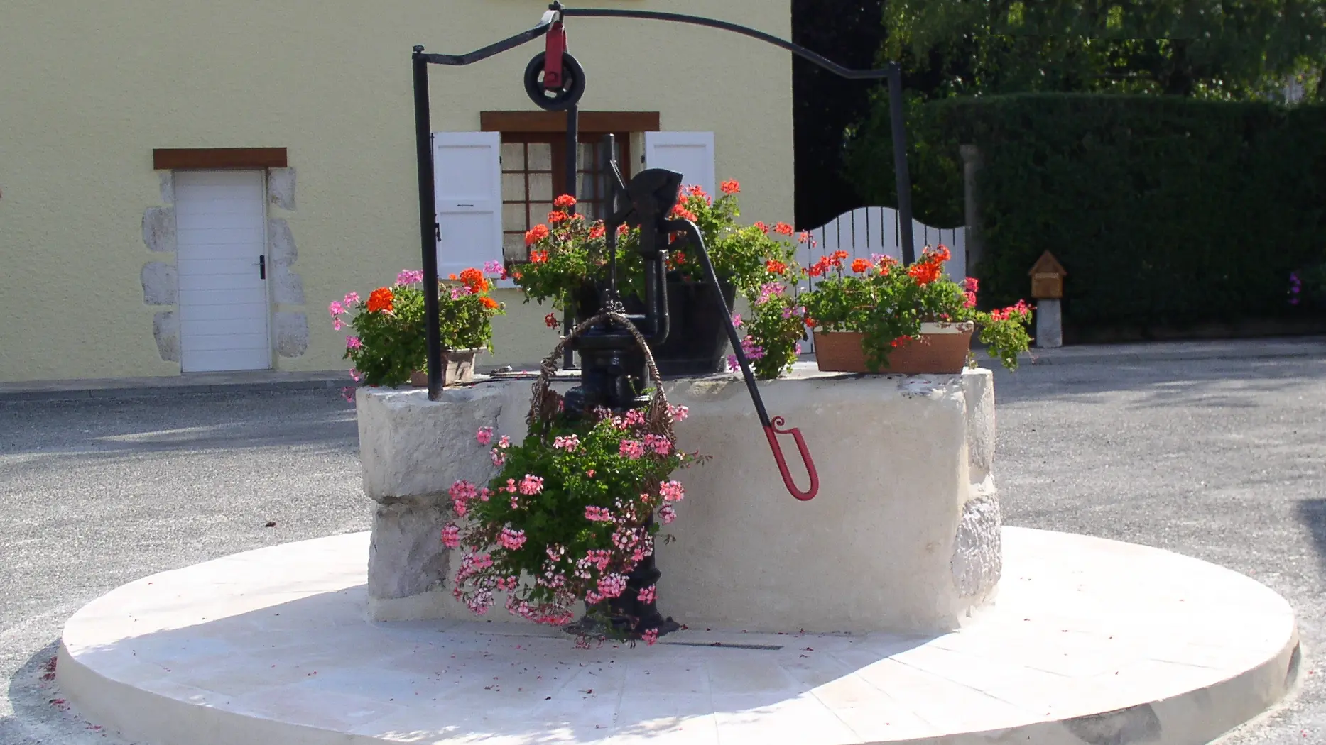 Mairie - Puits de Sammissieu Ceyzérieu