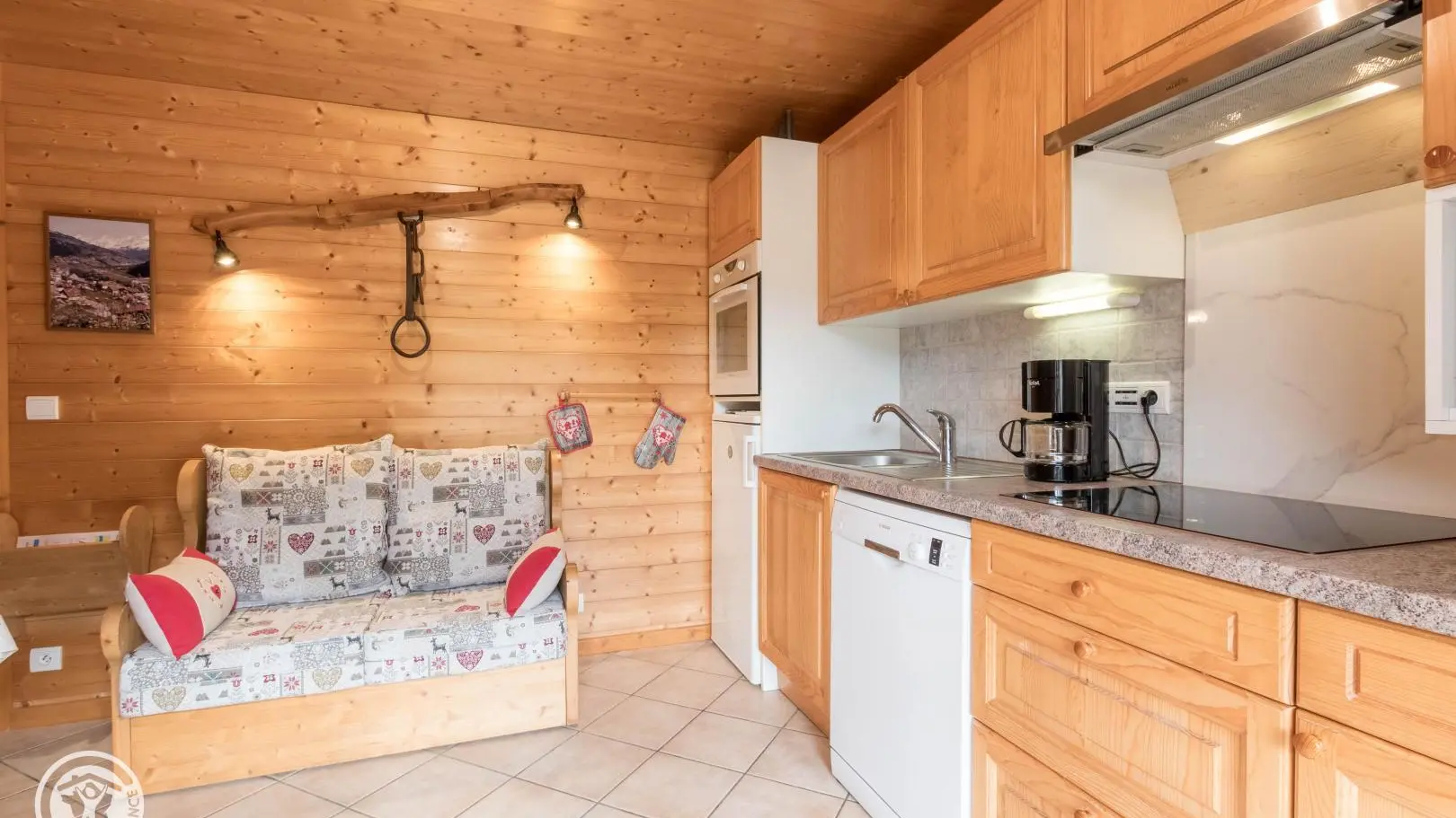 Le séjour / cuisine vue 4/5