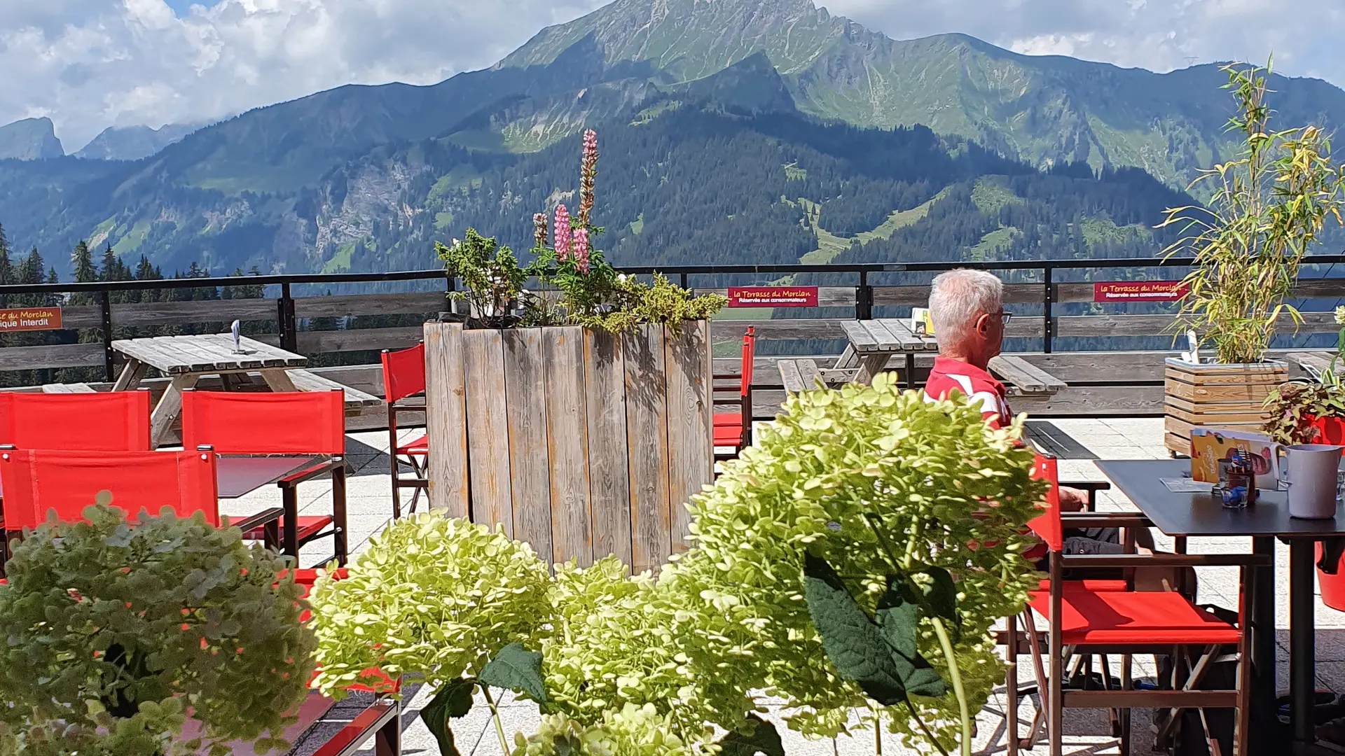 La Terrasse du Morclan en été