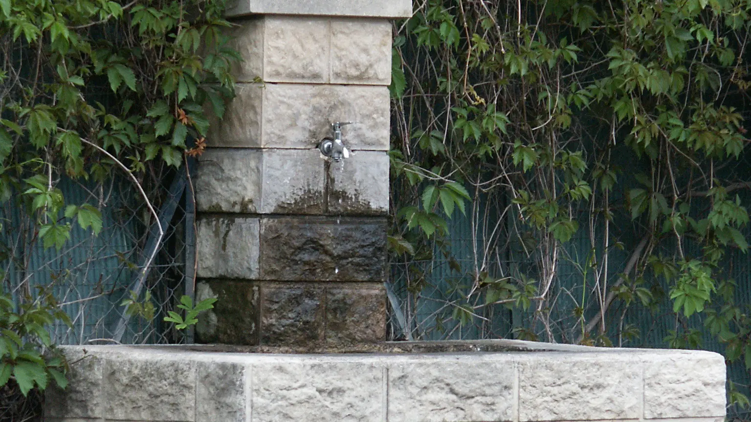 Fontaine de l'avenue Flourens Aillaud à Oraison